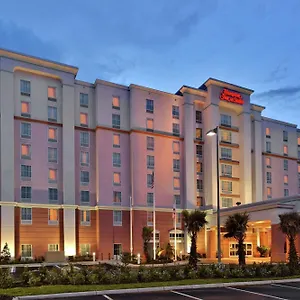 Hampton & Airport At Gateway Village Hotel Orlando